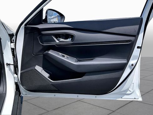 Used 2024 Honda Accord EX image 22