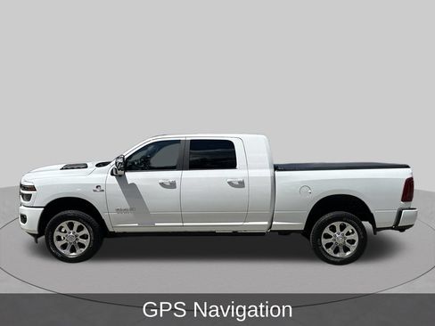 Used 2025 RAM 2500 Laramie AWD/4WD image 2