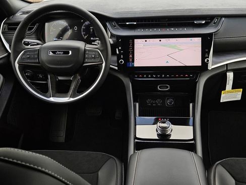 New 2026 Jeep Grand Cherokee Altitude RWD image 22