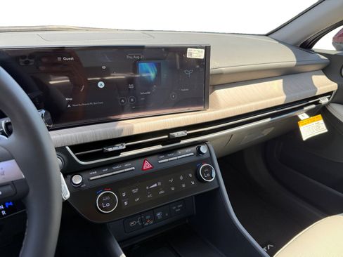 New 2025 Hyundai Sonata Limited image 12