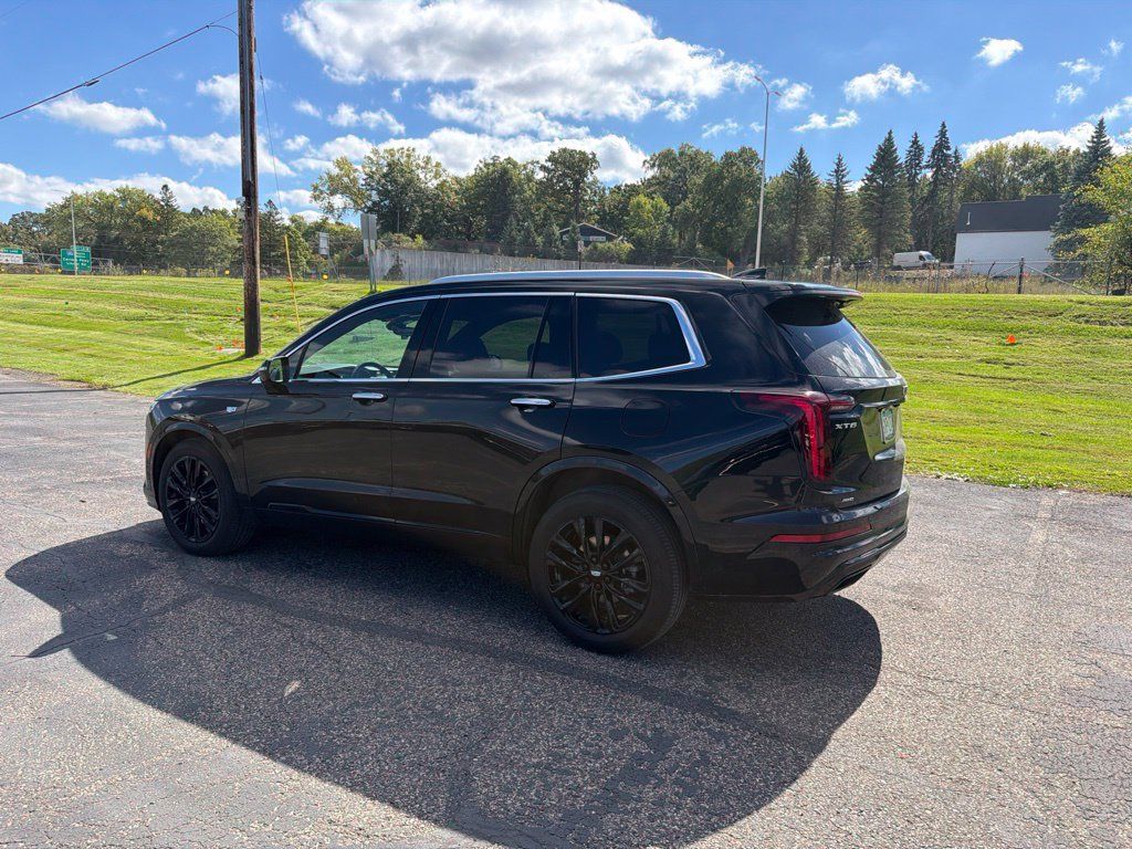Used 2021 Cadillac XT6 Premium Luxury w/ LPO, ONYX Package AWD/4WD image 25
