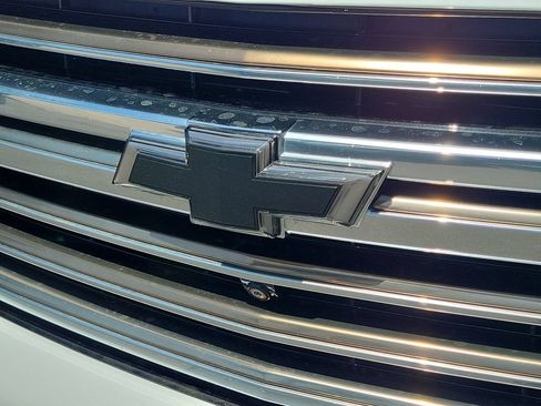 Used 2024 Chevrolet Suburban High Country w/ Max Trailering Package AWD/4WD image 32
