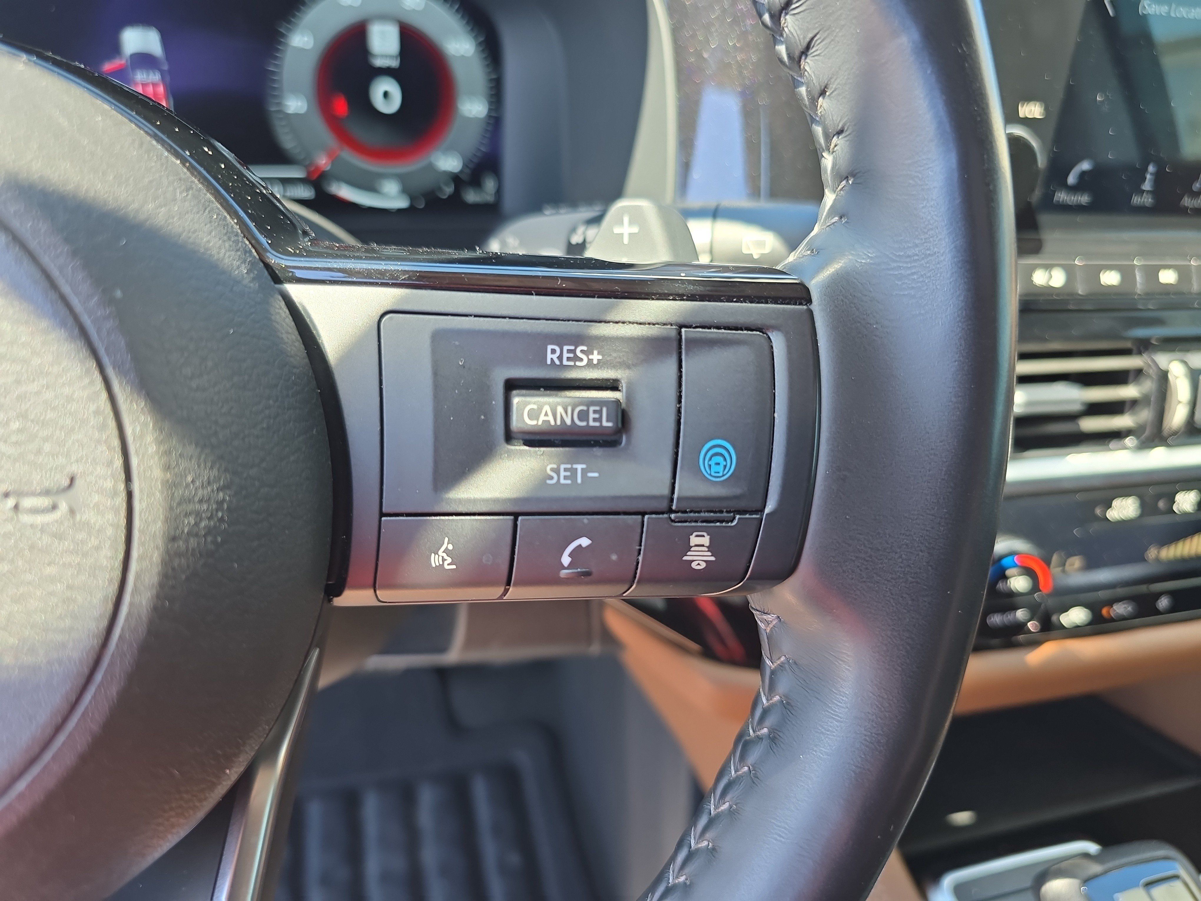 Used 2024 Nissan Pathfinder Platinum w/ Cargo Package AWD/4WD image 30