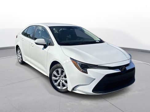 Used 2023 Toyota Corolla LE FWD image 4