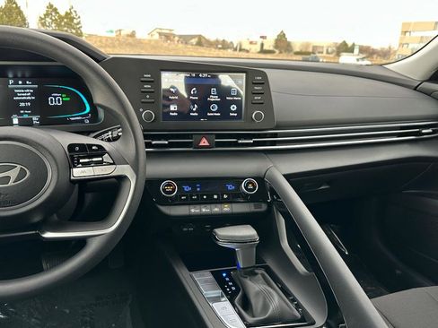 New 2025 Hyundai Elantra Blue image 19