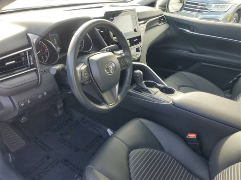 Used 2024 Toyota Camry SE image 15