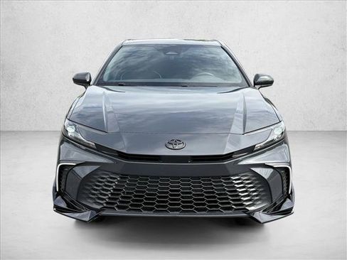 Used 2025 Toyota Camry SE w/ Convenience Package FWD image 2