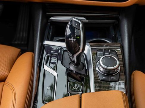 Used 2022 BMW 540i xDrive w/ Convenience Package image 13