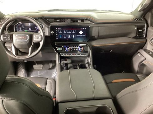 Used 2025 GMC Sierra 1500 AT4 w/ AT4 Preferred Package AWD/4WD image 37