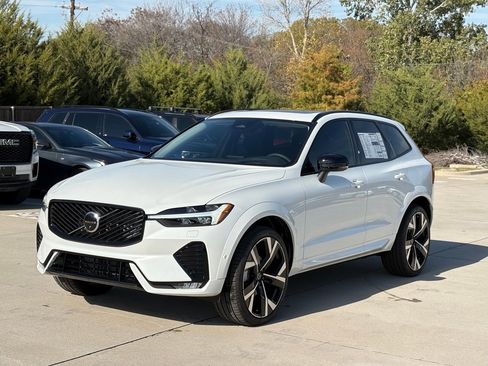 New 2026 Volvo XC60 B5 Ultra w/ Protection Package Premier image 3