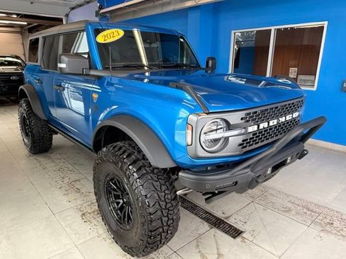 Used 2023 Ford Bronco Badlands image 3