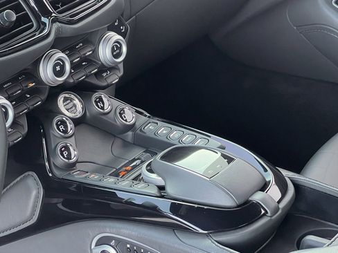 Used 2020 Aston Martin V8 Vantage Coupe image 26