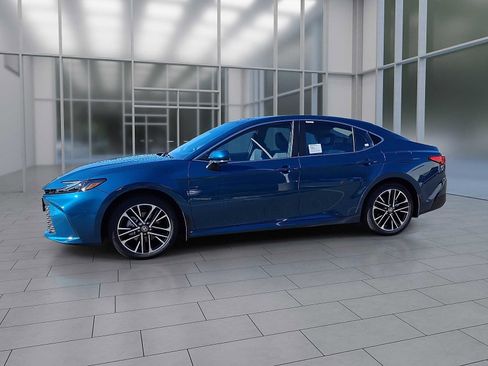 New 2026 Toyota Camry XLE AWD/4WD image 3