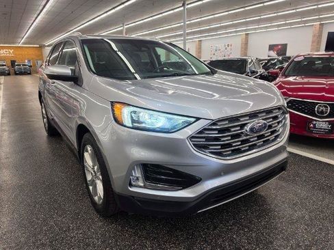 Used 2020 Ford Edge Titanium w/ Cargo Accessory Package FWD image 4