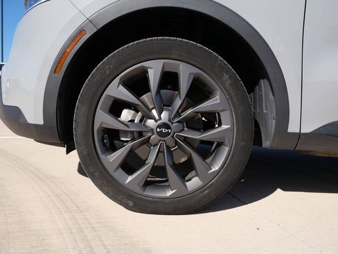 Used 2023 Kia Sorento SX Prestige image 11