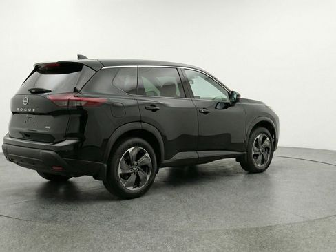 Used 2025 Nissan Rogue SV AWD/4WD image 9