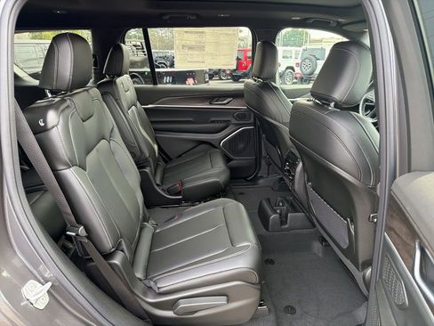 New 2026 Jeep Grand Cherokee L Limited w/ Limited Altitude Package RWD image 21