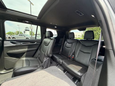 Used 2023 Cadillac XT6 Premium Luxury AWD/4WD image 15