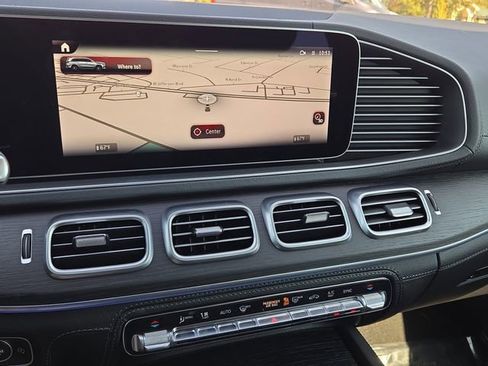 New 2025 Mercedes-Benz GLS 580 4MATIC image 12