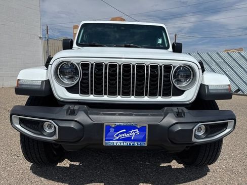 Used 2025 Jeep Wrangler Unlimited Sahara AWD/4WD image 8