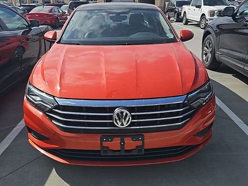 Used 2020 Volkswagen Jetta SE image 1