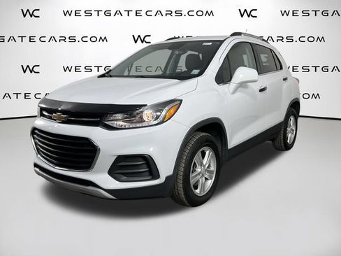 Used 2020 Chevrolet Trax LT AWD/4WD image 1