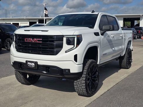 Used 2024 GMC Sierra 1500 Elevation RWD image 2
