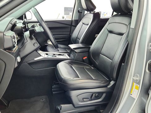 Used 2023 Ford Explorer Limited w/ Equipment Group 301A image 10