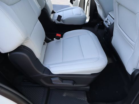 New 2026 Ford Explorer Platinum w/ LUX Leather Package AWD/4WD image 17