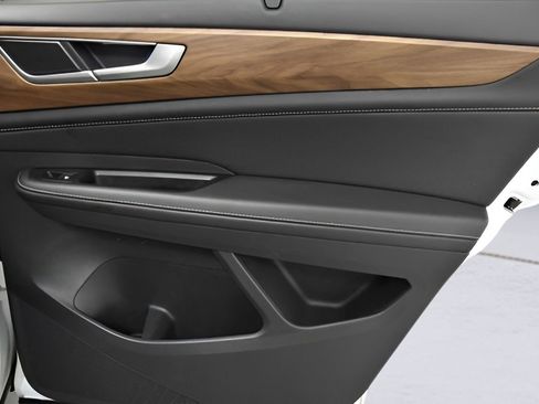 Used 2024 Volkswagen Atlas SE image 15