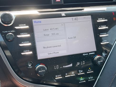 Used 2018 Toyota Camry XLE w/ Audio Package FWD image 18
