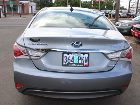 Used 2014 Hyundai Sonata Limited w/ Panoramic Sunroof Package 02 FWD image 5