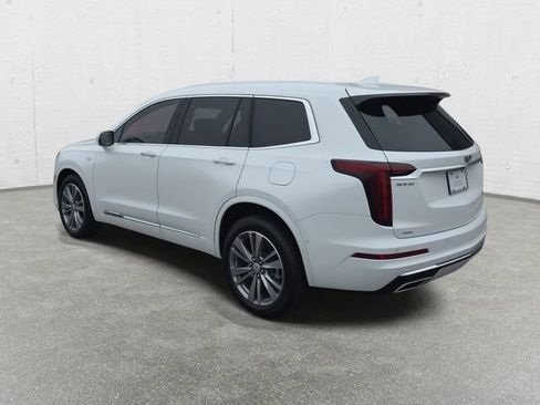 Certified 2025 Cadillac XT6 Premium Luxury w/ Technology Package AWD/4WD image 7