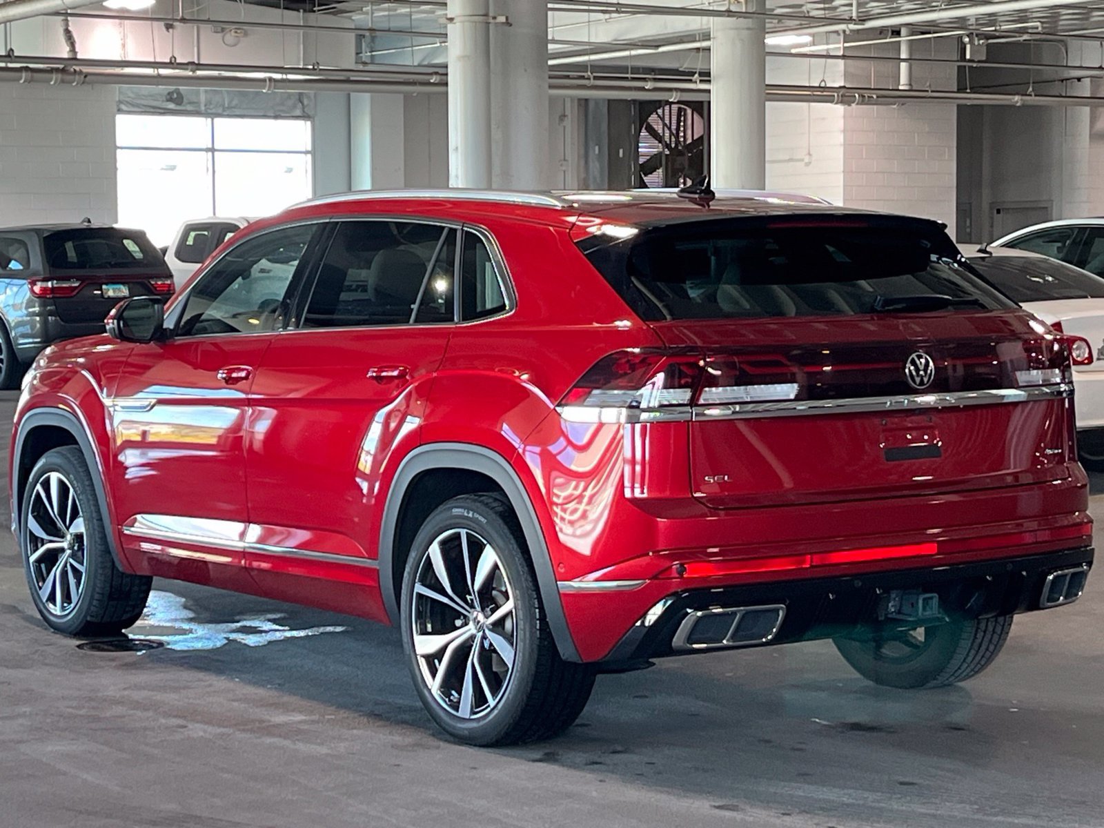 Used 2024 Volkswagen Atlas Cross Sport SEL Premium R-Line AWD/4WD image 8