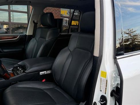 Used 2017 Lexus LX 570 4WD image 34