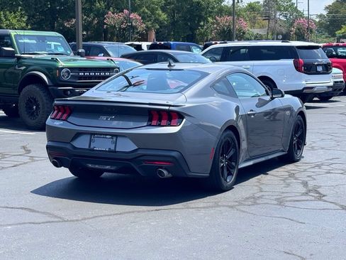 Used 2025 Ford Mustang GT RWD image 16