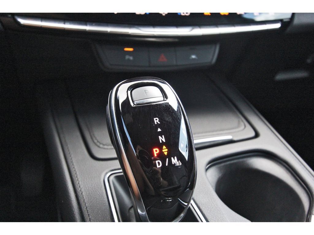 Used 2025 Cadillac XT4 Premium Luxury FWD image 25