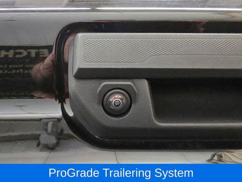 Used 2023 GMC Canyon AT4 w/ AT4 Premium Package AWD/4WD image 10