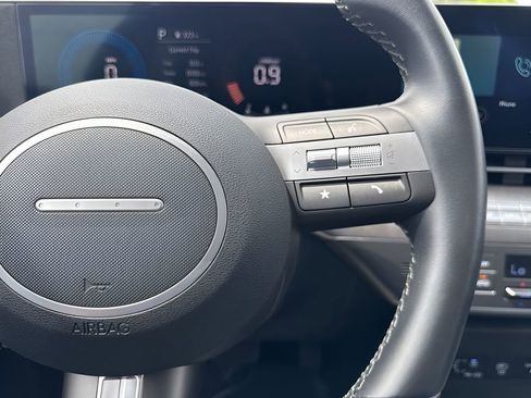 Used 2025 Hyundai Kona SEL FWD image 15