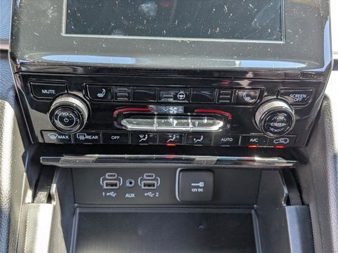 New 2025 Jeep Grand Cherokee Laredo X w/ Luxury Tech Group I image 22