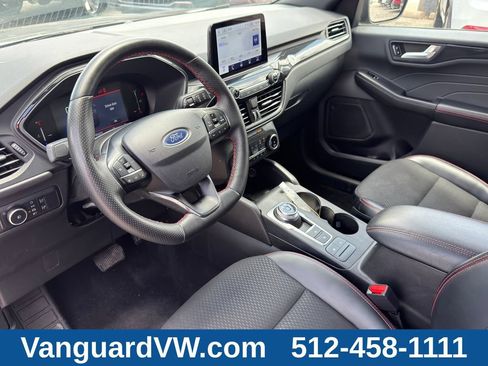 Used 2025 Ford Escape ST-Line Select AWD/4WD image 13