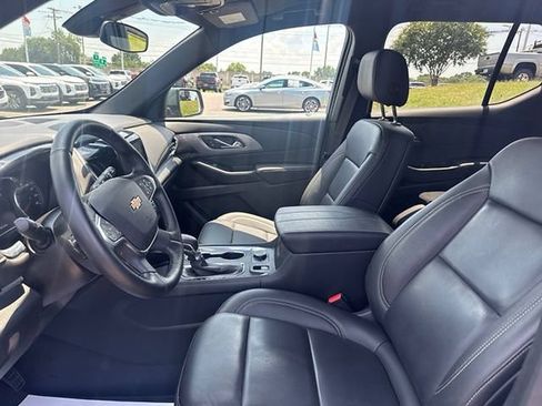 Used 2023 Chevrolet Traverse LT AWD/4WD image 11
