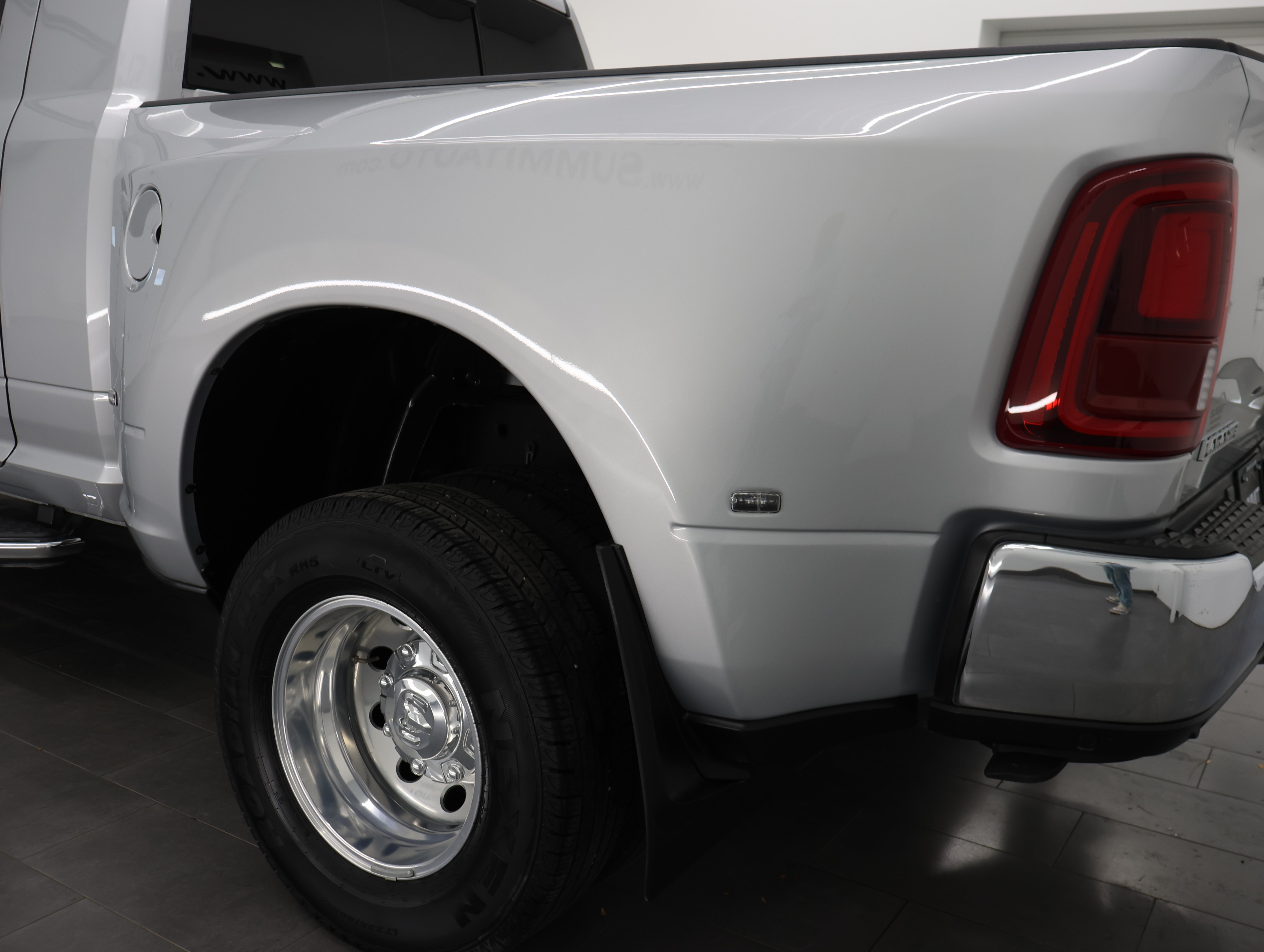 Used 2026 RAM 3500 Laramie AWD/4WD image 29