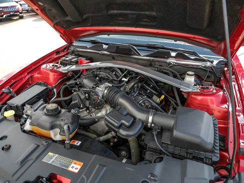 Used 2013 Ford Mustang Premium image 41