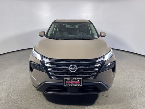 Used 2025 Nissan Rogue SV AWD/4WD image 8