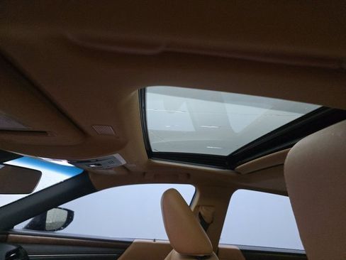 Used 2022 Lexus ES 300h w/ Premium Package image 11