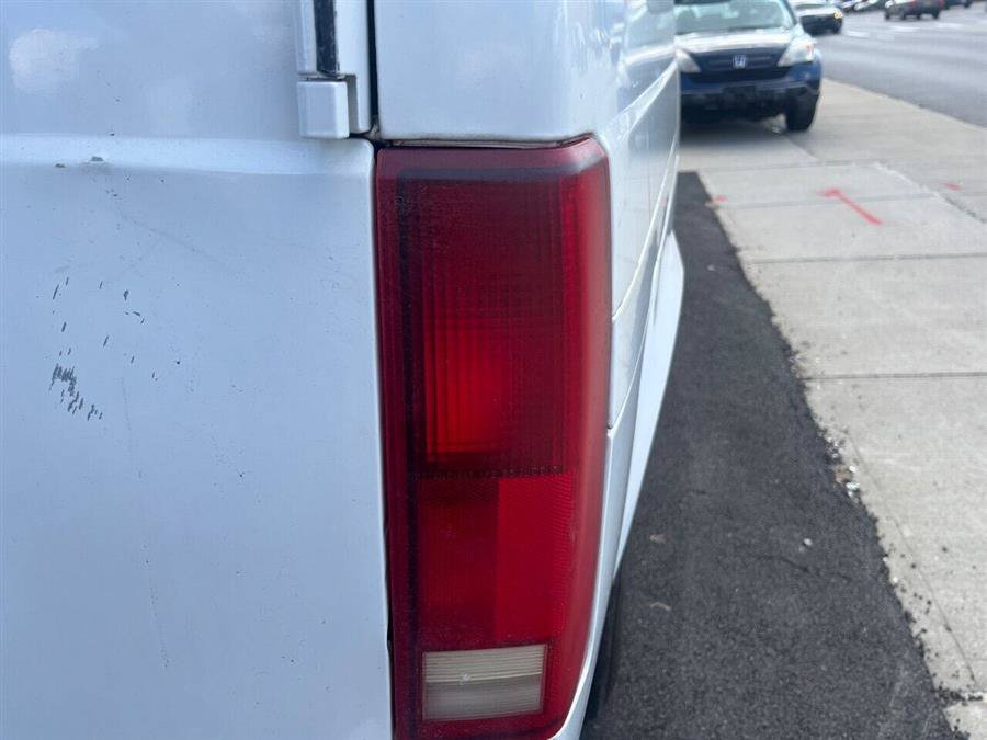 Used 2004 Chevrolet Astro RWD image 16