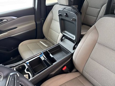New 2026 Chevrolet Traverse LT w/ Driver Confidence Package FWD image 27