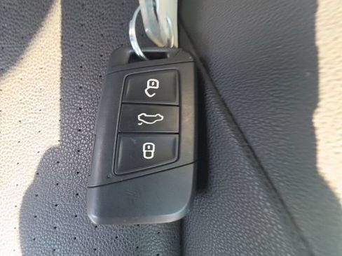 Used 2019 Volkswagen Jetta SE FWD image 32