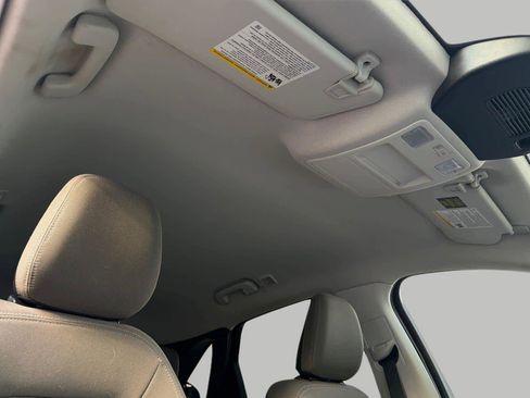 Used 2022 Ford Escape SE image 19